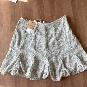 NWT blu pepper Green and white floral mini skort Small